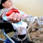 Mulher doando sangue