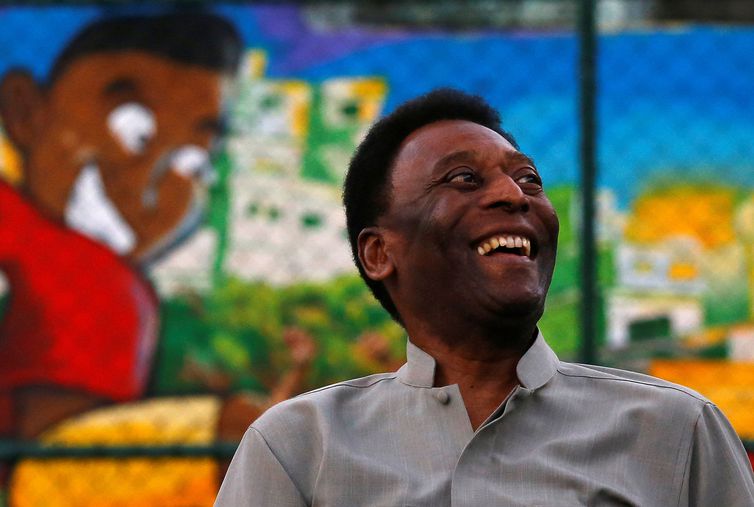 Edson Arantes do Nascimento, Pelé, Pelé ex-jogador de futebol brasileiro