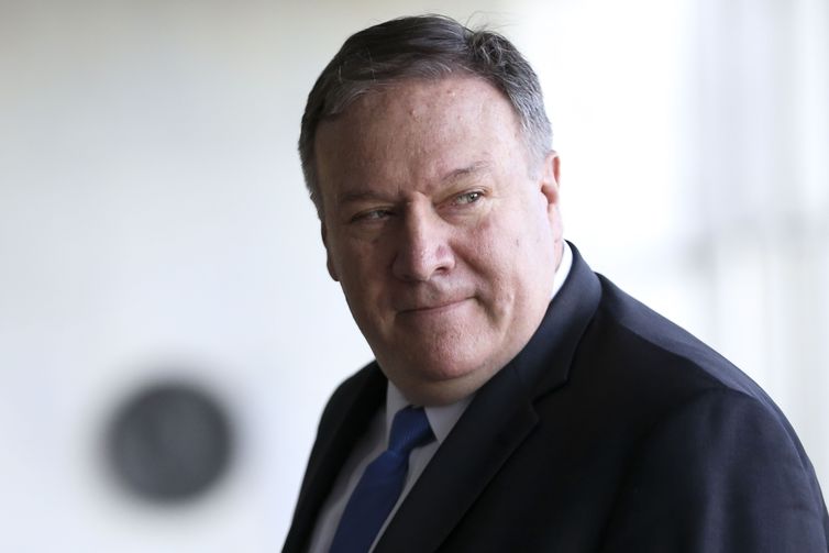 O novo chanceler brasileiro, Ernesto Araújo, e o secretário de Estado dos Estados Unidos, Mike Pompeo, durante entrevista coletiva no Palácio do Itamaraty.